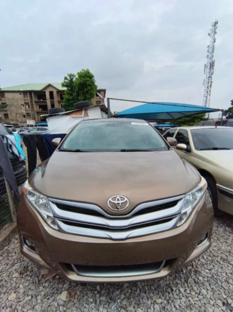 Toyota Venza   - 2011