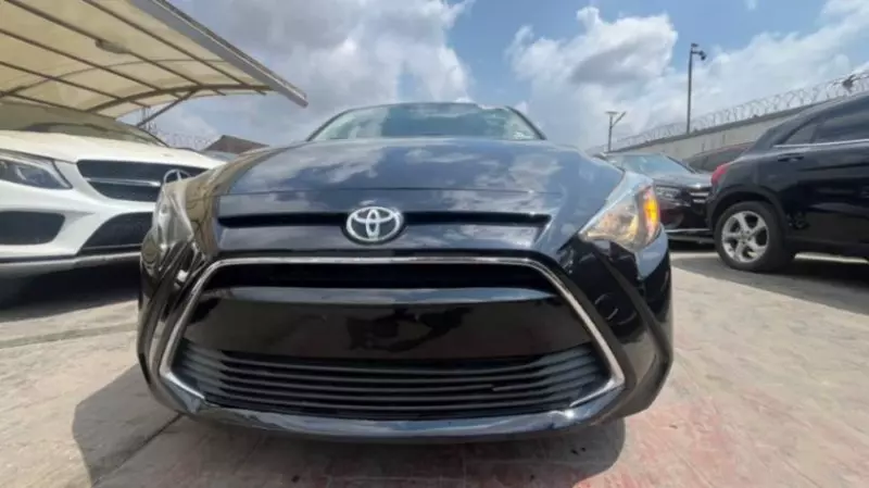 Toyota Yaris   - 2016