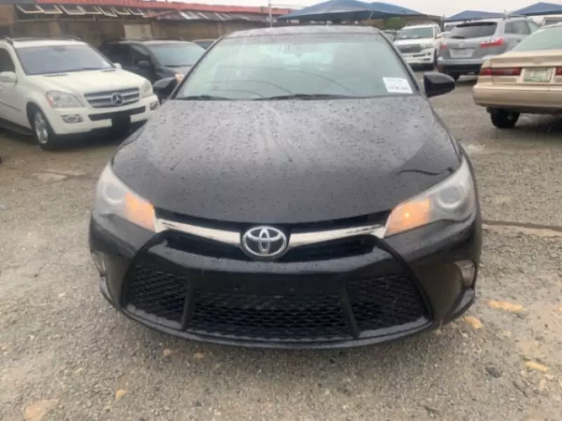 Toyota Camry   - 2016