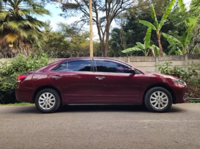 Toyota Premio    - 2017