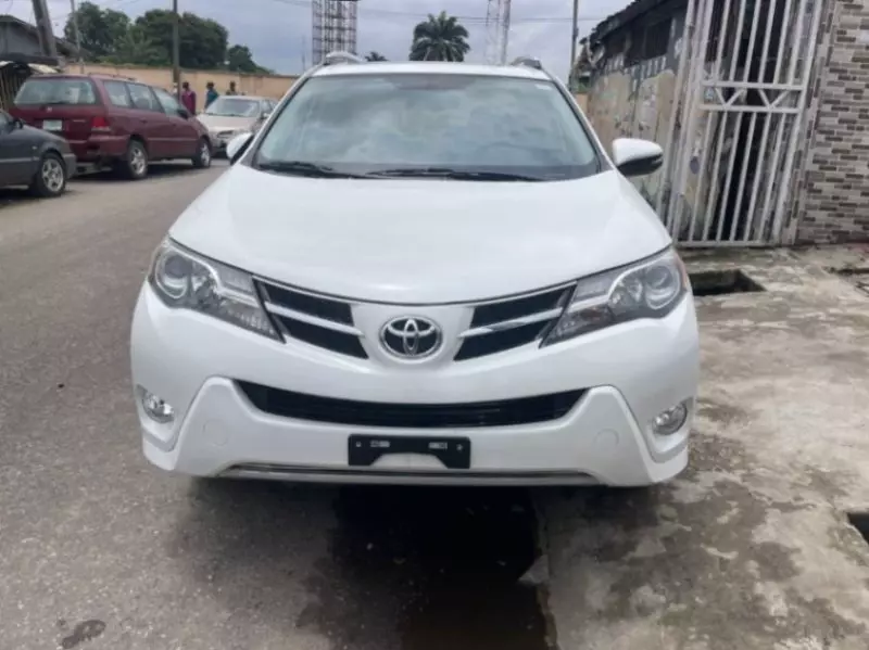 Toyota RAV 4   - 2015