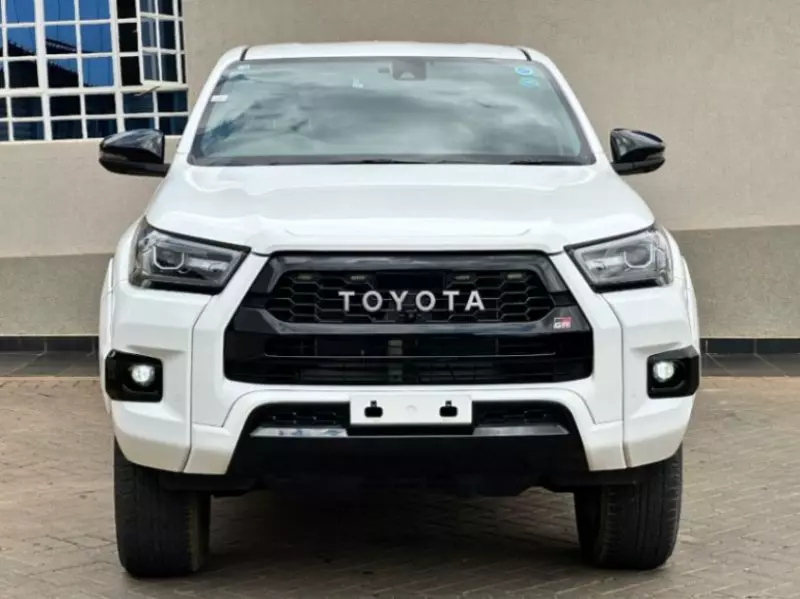 Toyota Hilux   - 2022