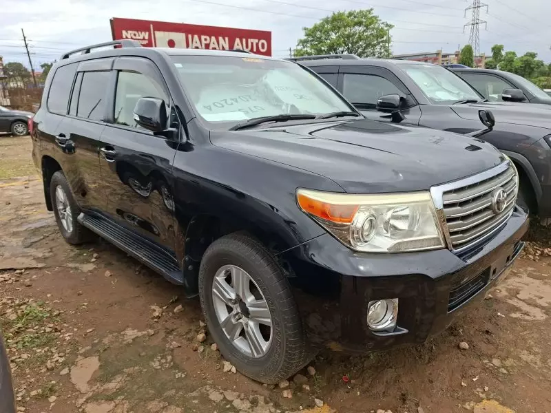 Toyota Landcruiser  V8   - 2013
