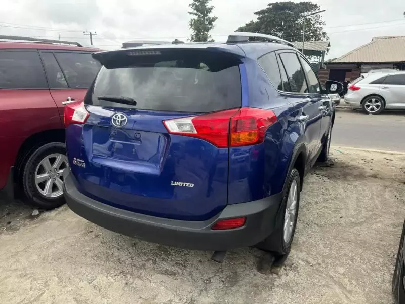 Toyota RAV 4   - 2014