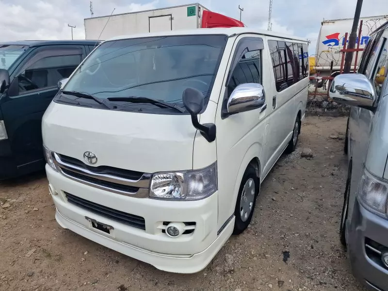 Toyota Hiace   - 2005