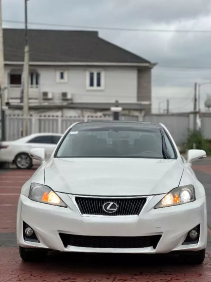 Lexus IS 250   - 2012
