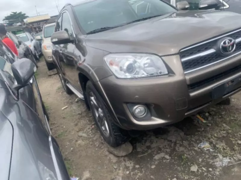 Toyota RAV 4   - 2011