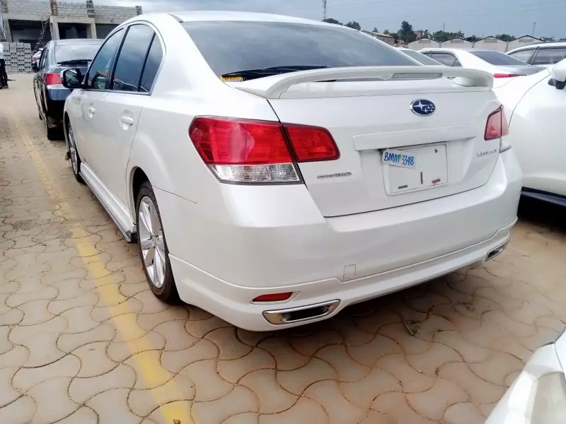 Subaru Legacy   - 2012