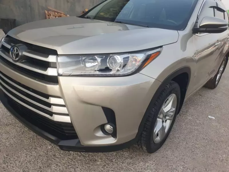 Toyota Highlander   - 2015
