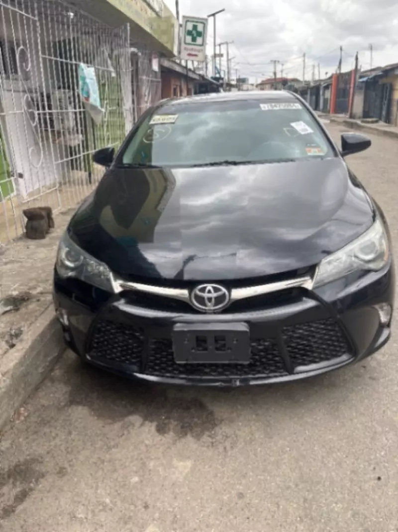 Toyota Camry   - 2016