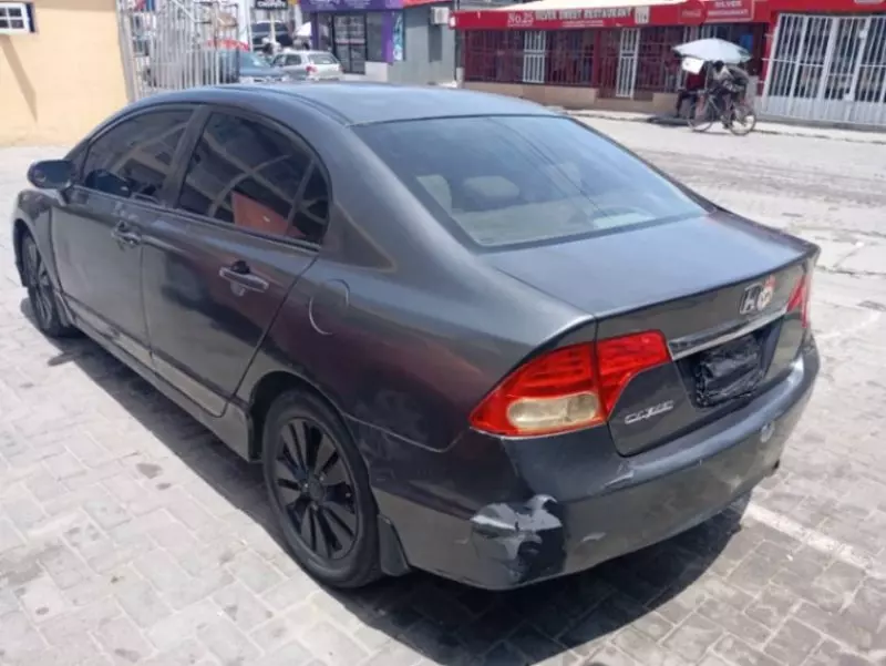 Honda Civic   - 2010