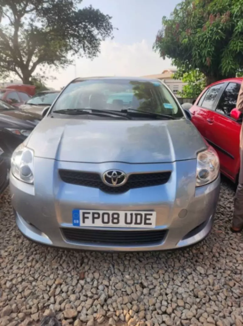 Toyota Auris   - 2012