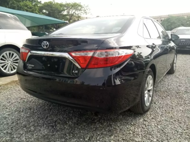 Toyota Camry   - 2016