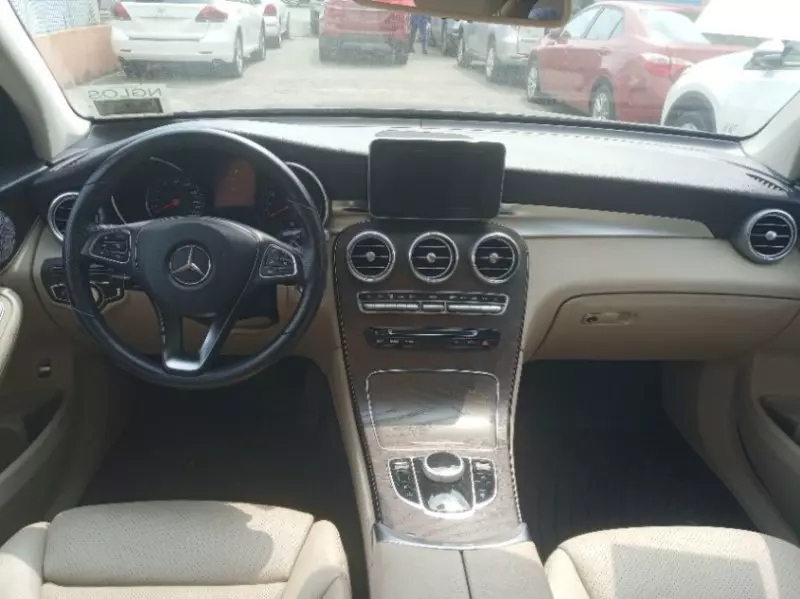 Mercedes-Benz GLC 300 - 2018