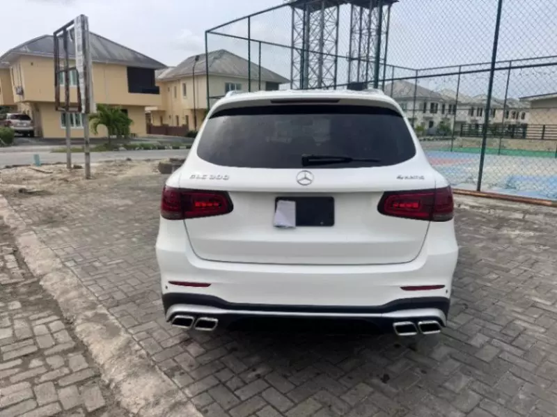 Mercedes-Benz GLC 300   - 2018