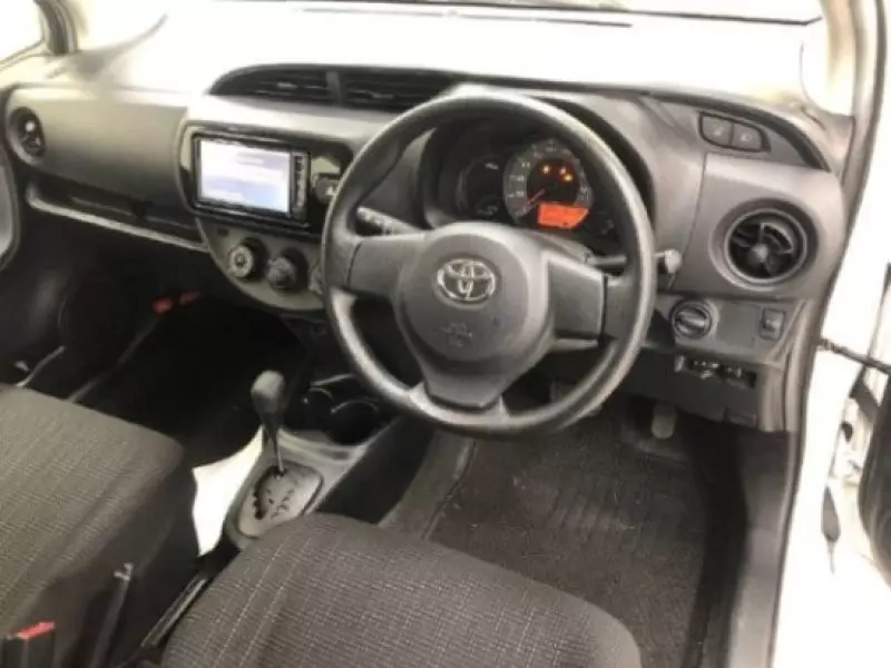 Toyota Vitz   - 2018