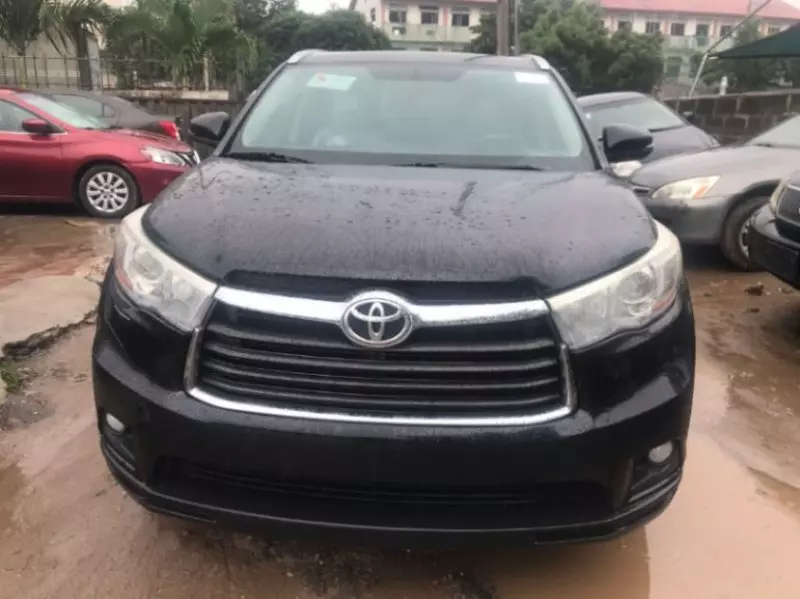 Toyota Highlander   -
