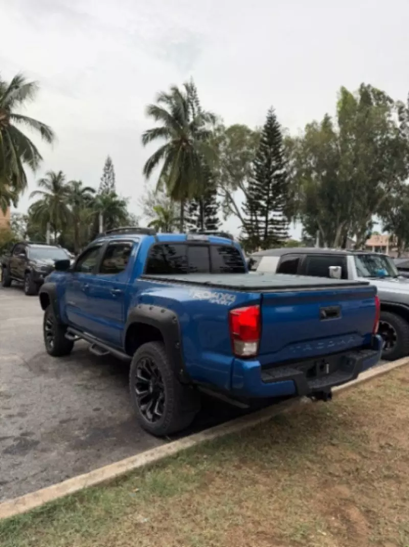 Toyota Tacoma - 2016