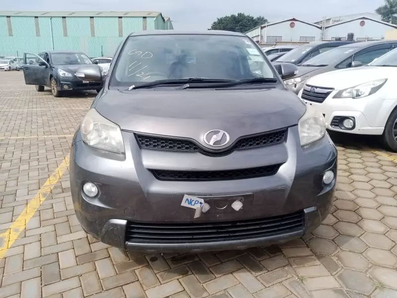 Toyota Ist    - 2012