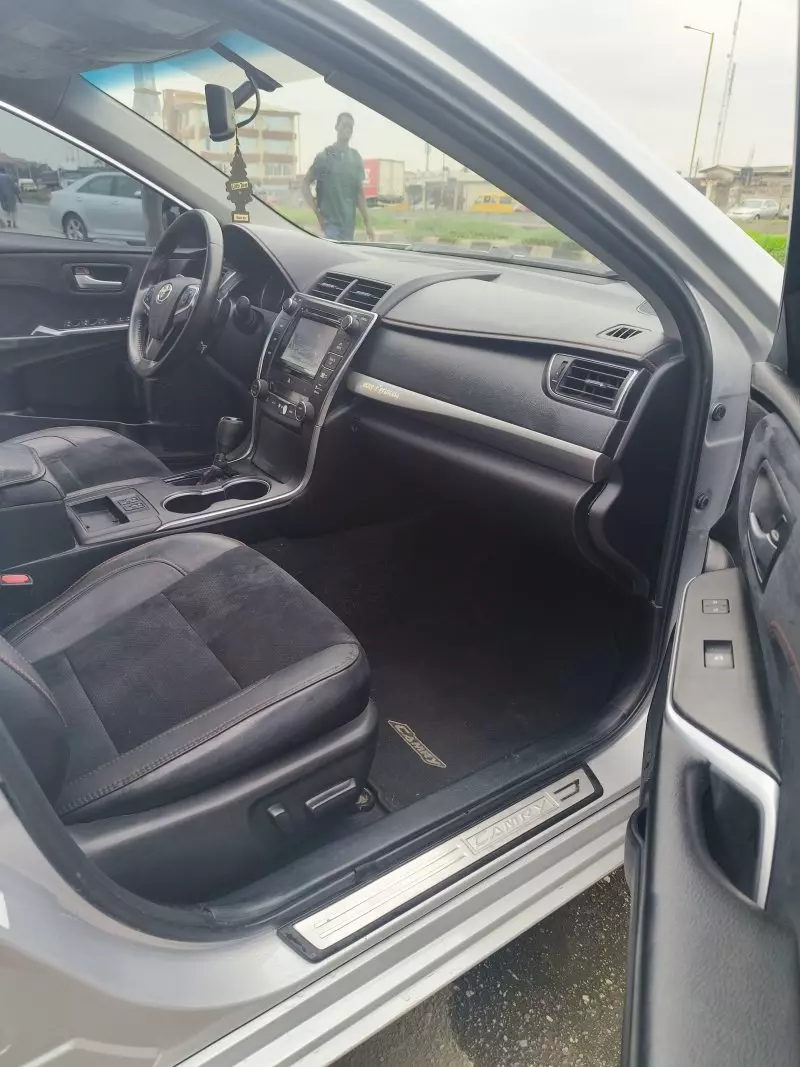 Toyota camry   - 2015