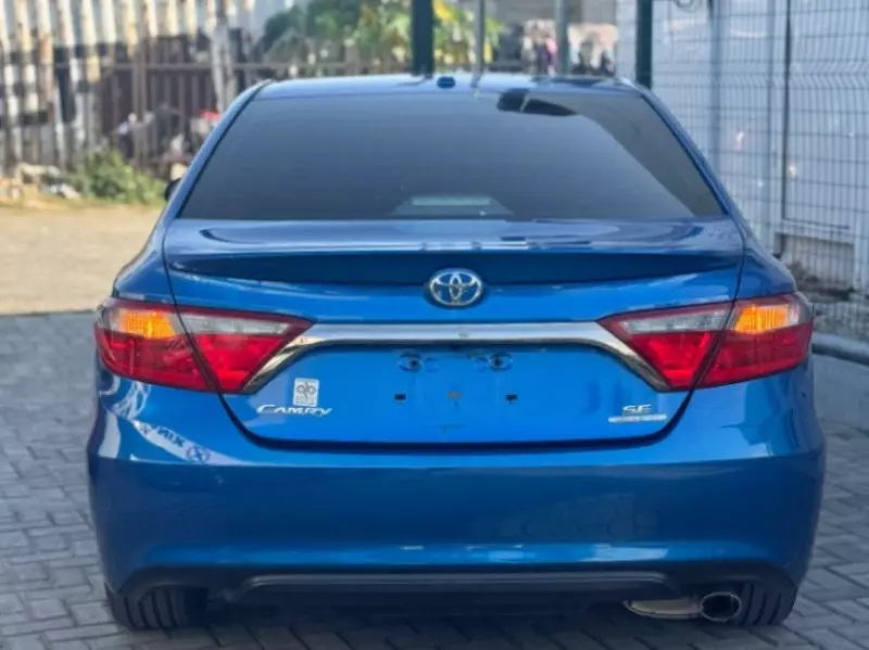 Toyota camry   - 2016