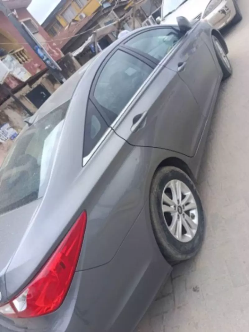 Hyundai Sonata   - 2013