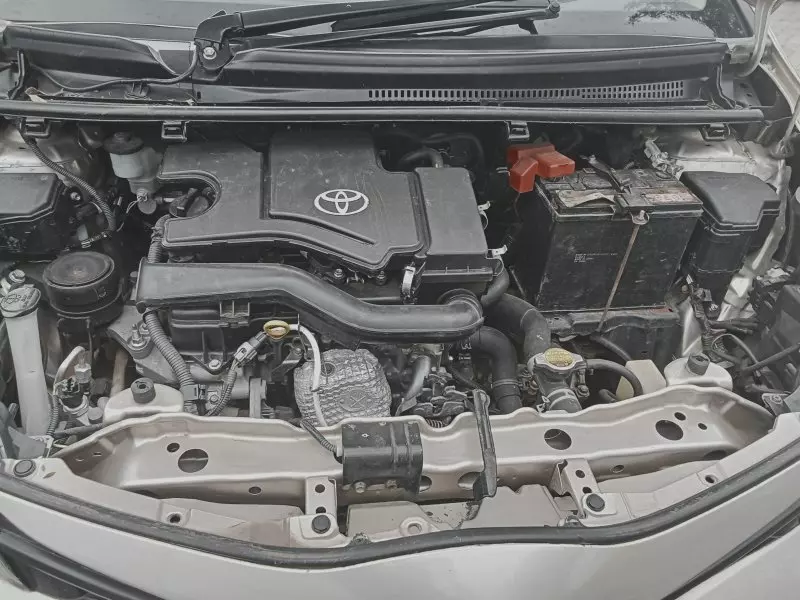 Toyota Vitz   - 2016