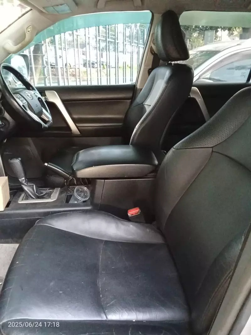 Toyota Landcruiser Prado   - 2010