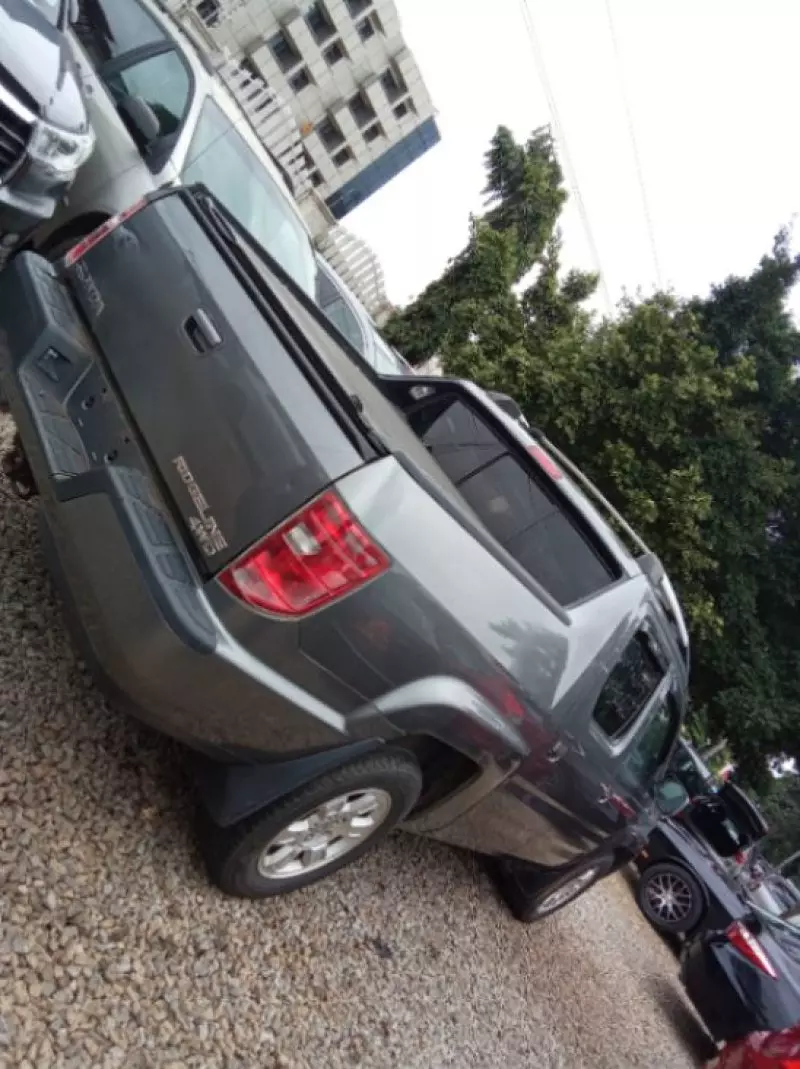 Honda Ridgeline   - 2010