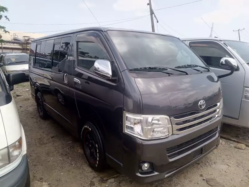 Toyota Hiace   - 2012