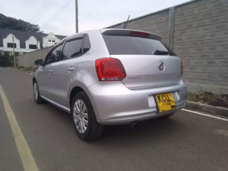 VOLKSWAGEN polo sedadan trend  ba ess   - 2012
