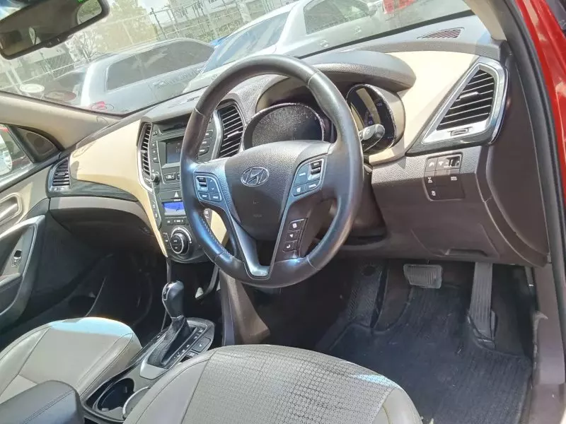 Hyundai Santa Fe   - 2013