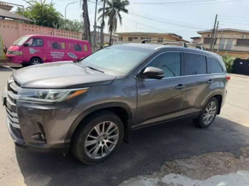 Toyota Highlander   - 2014