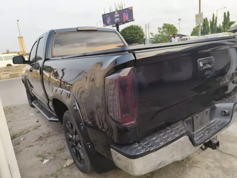 Toyota Tundra   - 2008