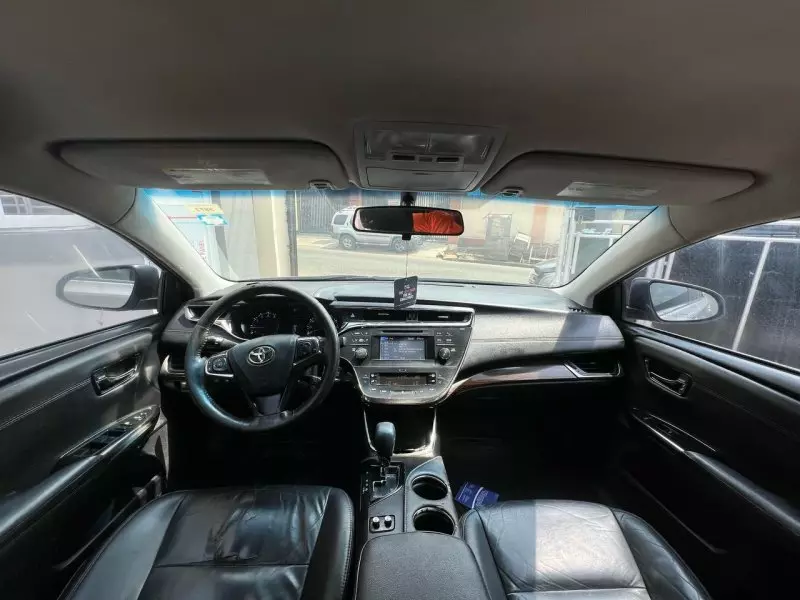 Toyota Avalon   - 2013
