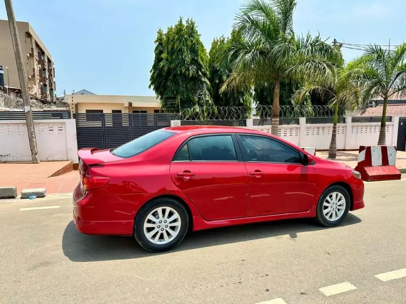 Toyota Corolla   - 2010