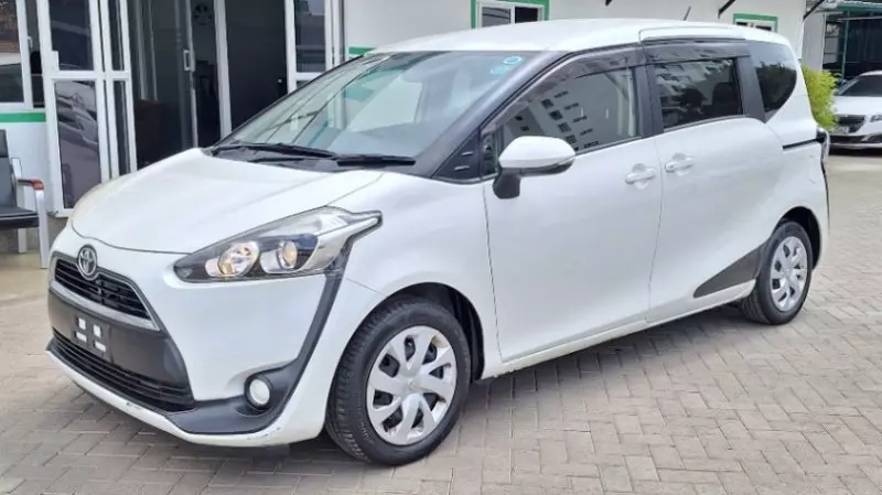 Toyota Sienta   - 2018