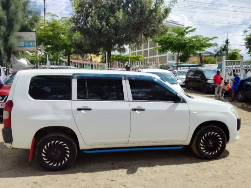 Toyota Probox    - 2017