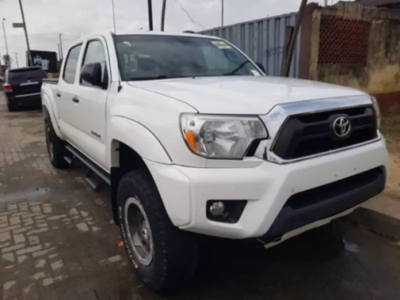 Toyota Tacoma   - 2013