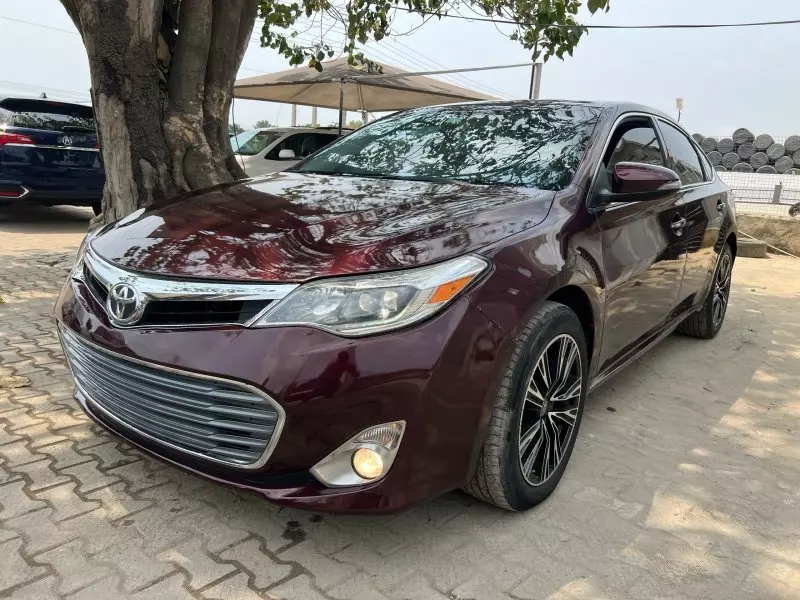 Toyota Avalon   - 2013