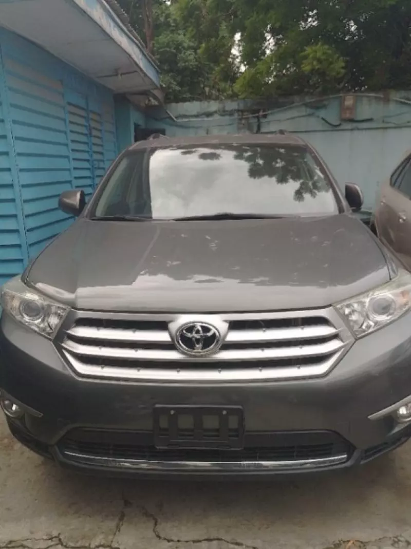 Toyota Highlander   - 2013