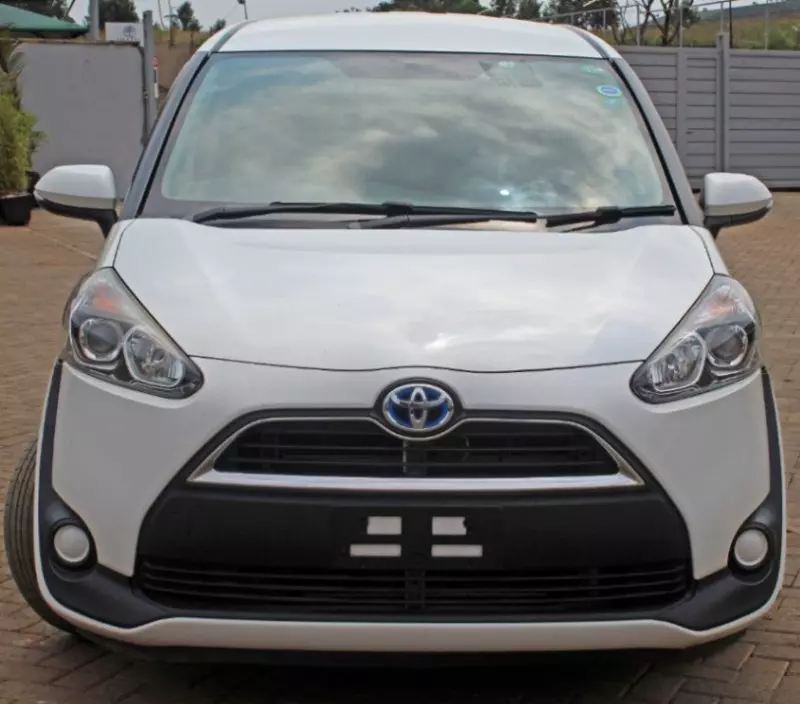 Toyota Sienta   - 2018