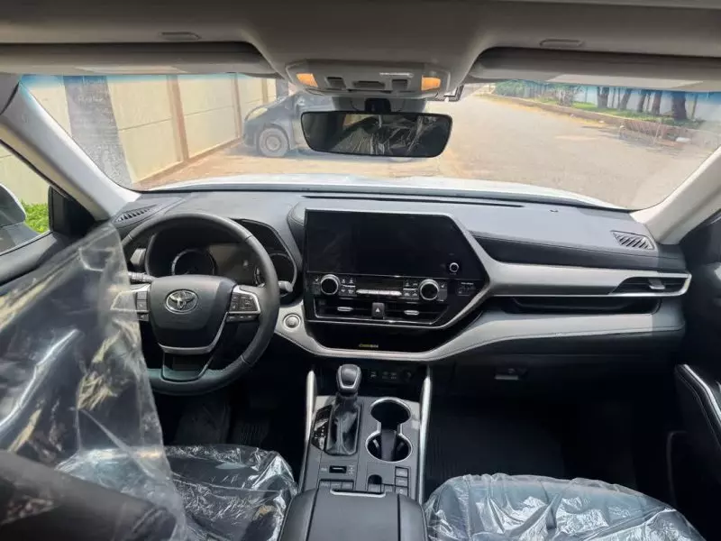 Toyota Highlander   - 2024