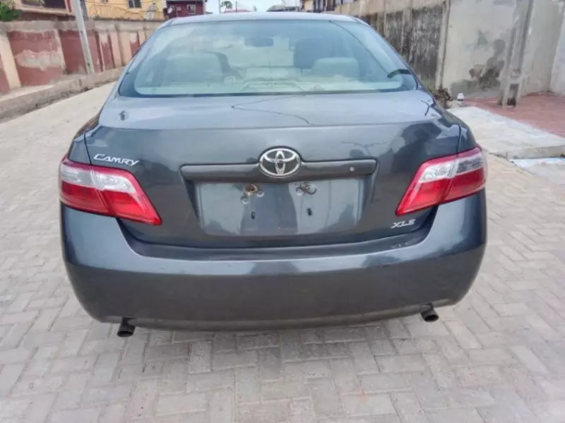 Toyota Camry   - 2007