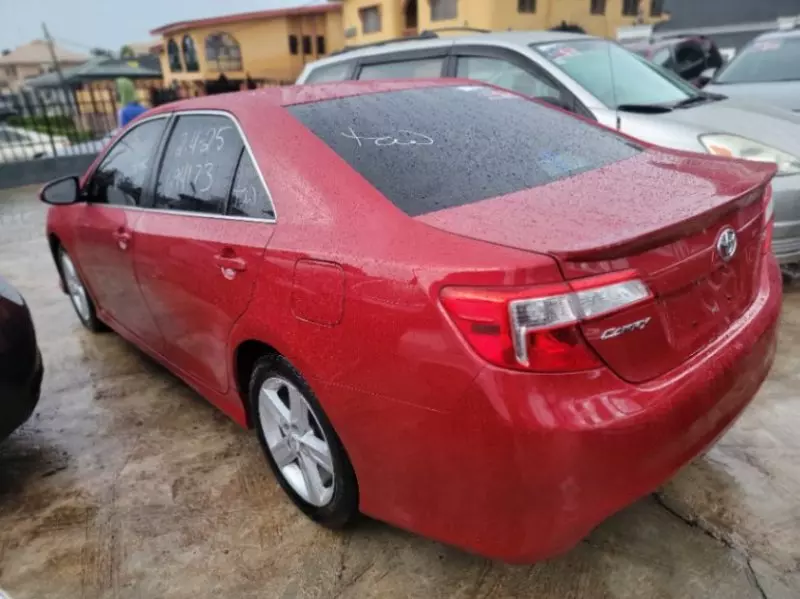 Toyota Camry   - 2013