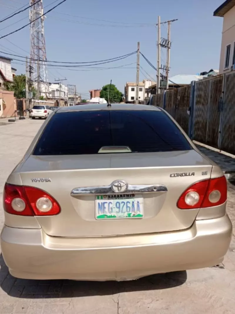 Toyota Corolla   - 2005