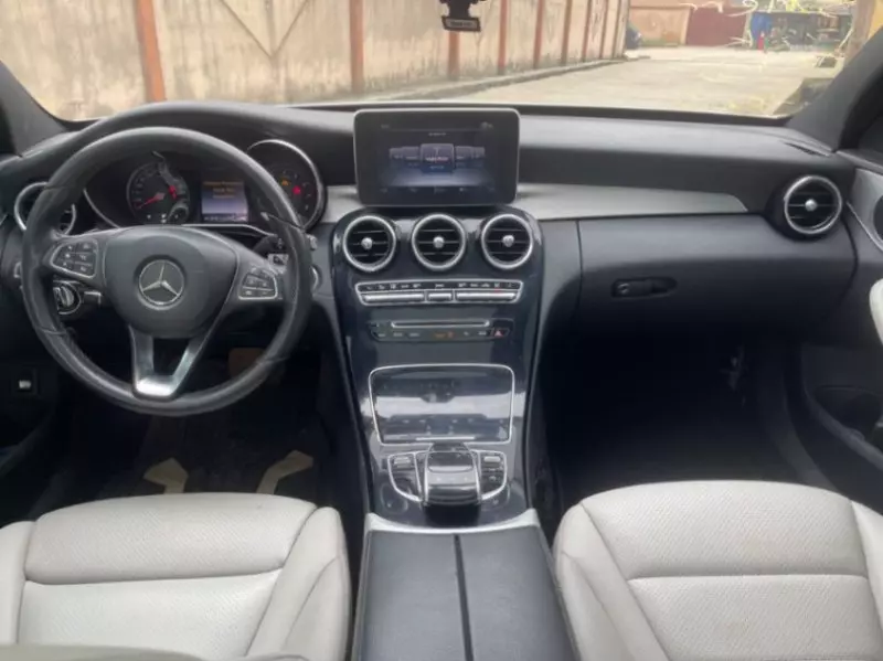 Mercedes-Benz C 300 - 2015