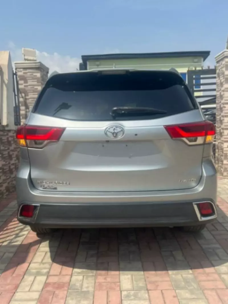 Toyota Highlander   - 2018