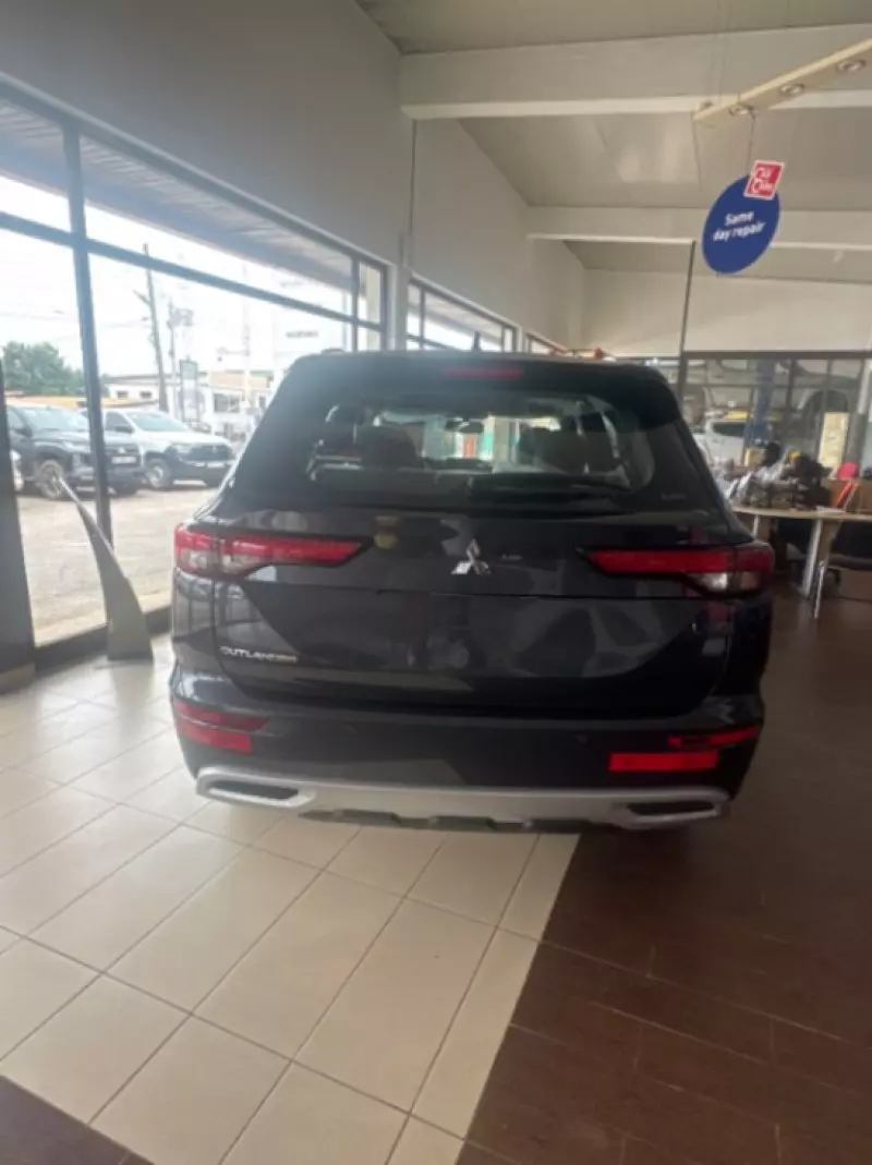 Mitsubishi OUTLANDER   - 2026