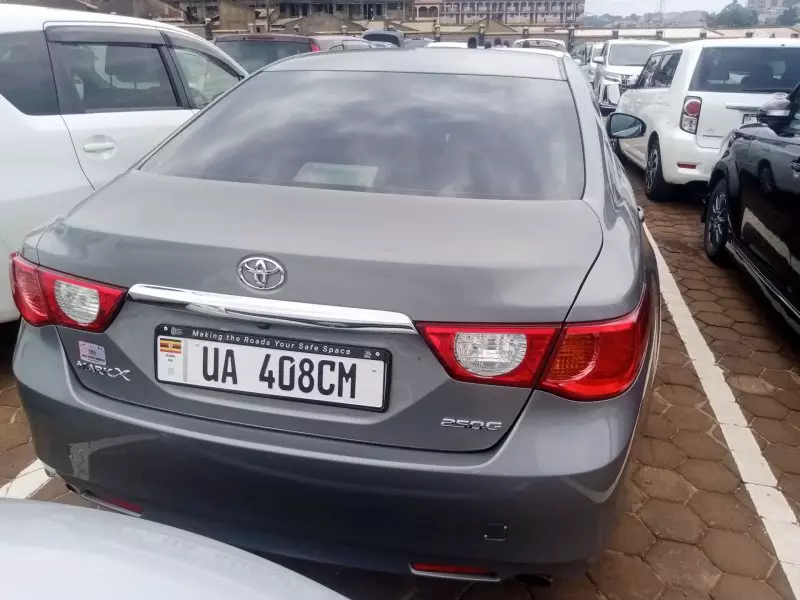 Toyota Mark X   - 2010